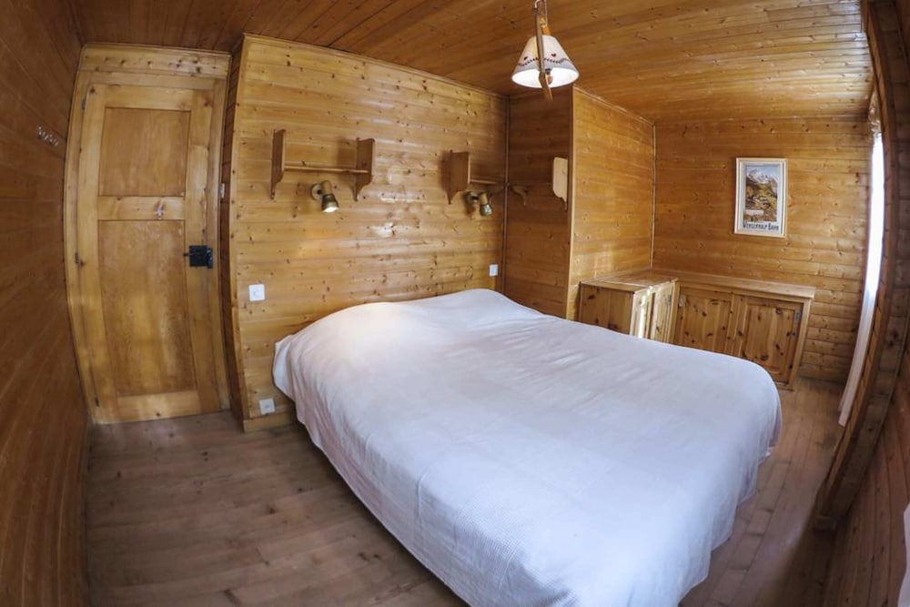 Basic Chalet, Multiple Beds photo 3