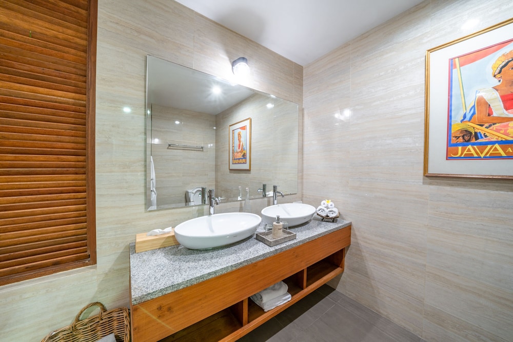 Family Villa, 4 Bedrooms, Pool View - Photo 5
