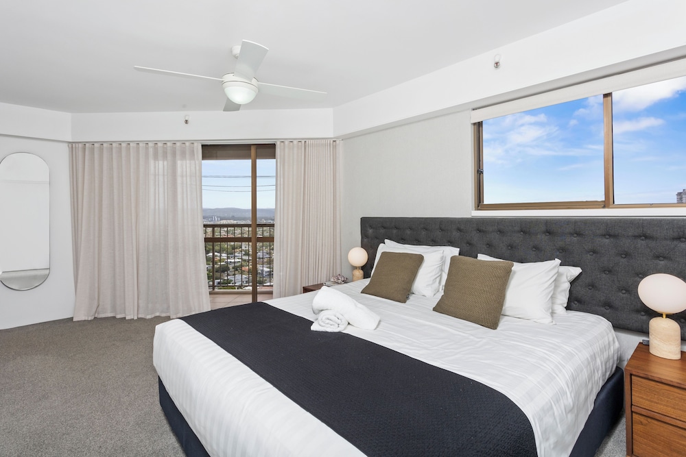 Luxury Penthouse, 3 Bedrooms, Ocean View photo 2