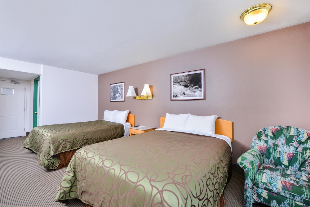 Room, 2 Queen Beds, Non Smoking, Kitchenette - Photo 5