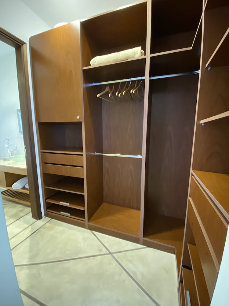 Master Room photo 2
