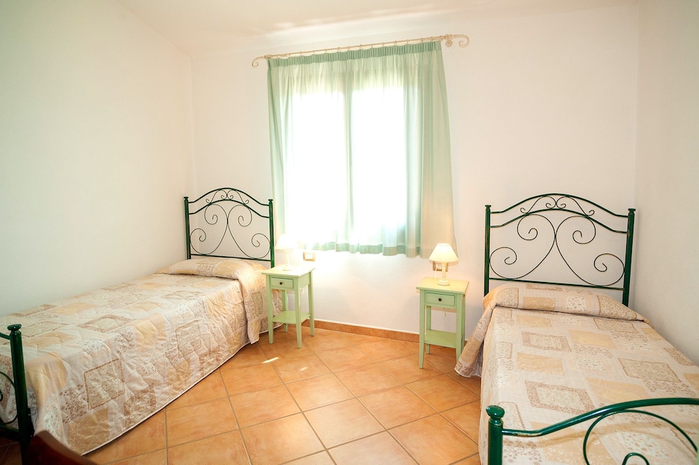 Classic Apartment, 2 Bedrooms photo 2