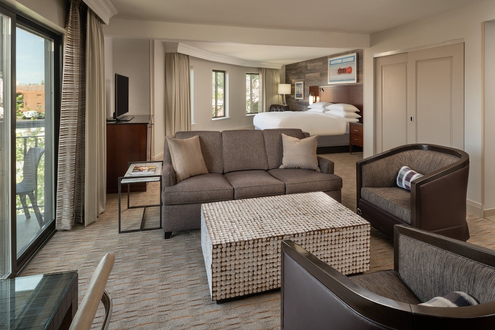 Junior Suite, 1 Double Bed, Balcony photo 1