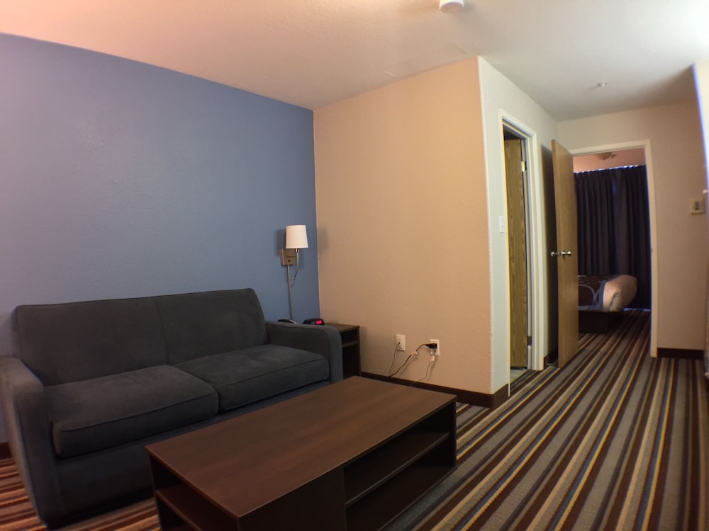 Studio Suite, 1 King Bed, Non Smoking - Photo 4