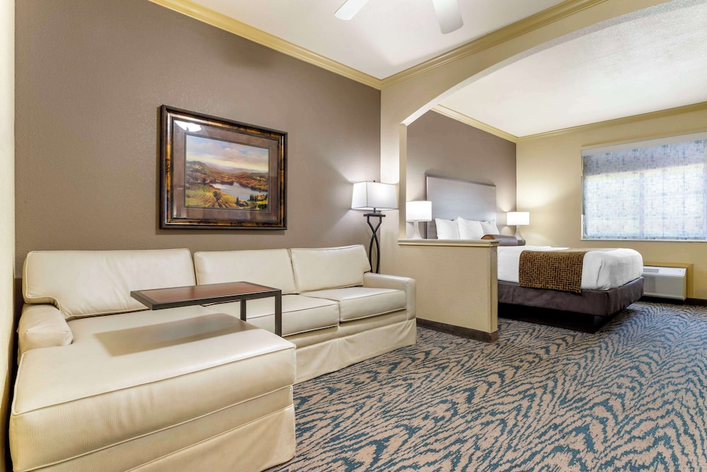 Suite, 1 King Bed, Non Smoking, Jetted Tub