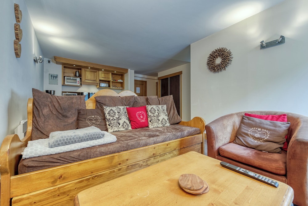 Family Apartment, Multiple Bedrooms (Vallorcine Loriaz 32 Ski In Ski Out) Family Apartment, Multiple Bedrooms (Vallorcine Loriaz 32 Ski In Ski Out)