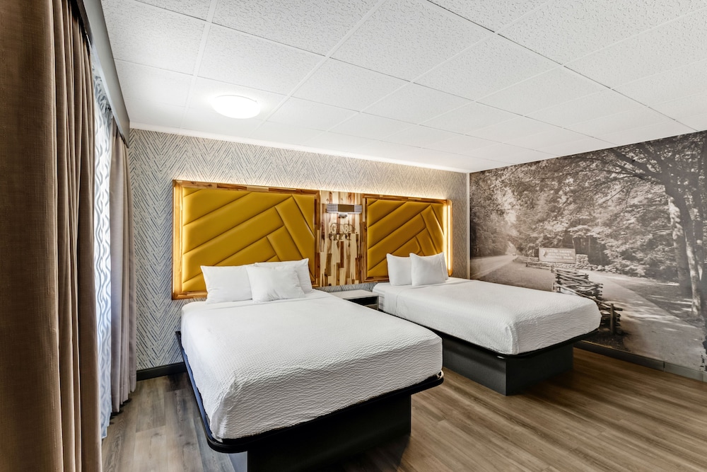 Deluxe Room, 2 Queen Beds, Non Smoking - Photo 9