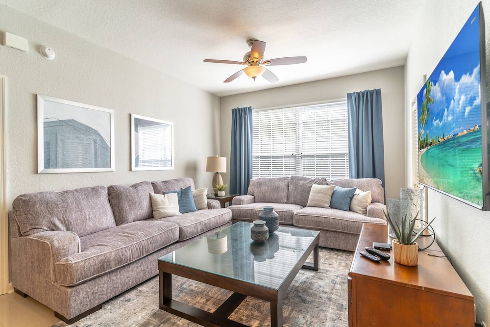 Condo (2788 Windsor Hills)