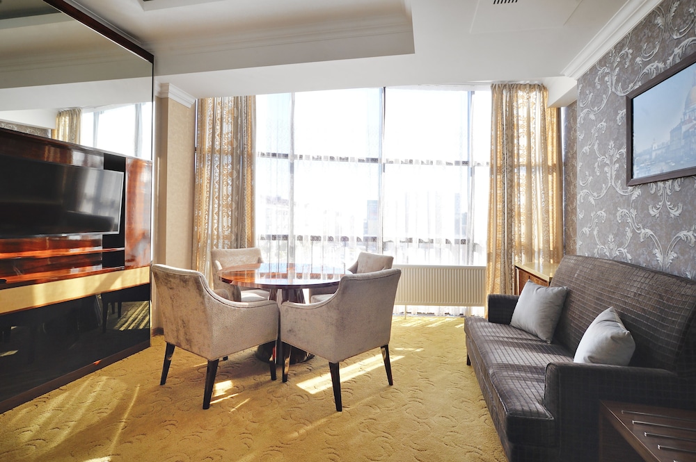 Suite photo 1