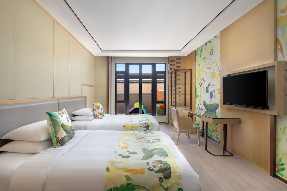 Lovely Panda Premier Guest Room,2 Double Beds, Balcony