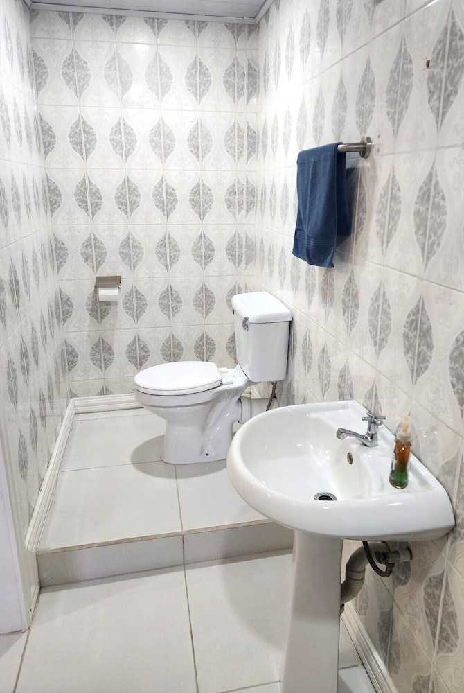Luxury Apartment, 4 Bedrooms, Patio, Courtyard View photo 3