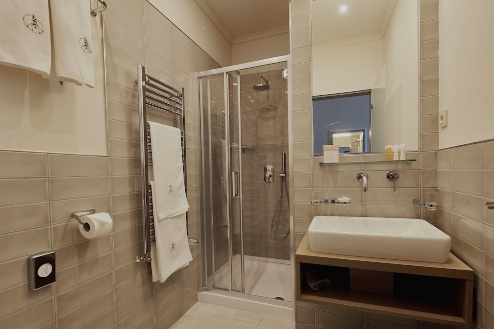 Suite, 2 Bedrooms, City View - Photo 19