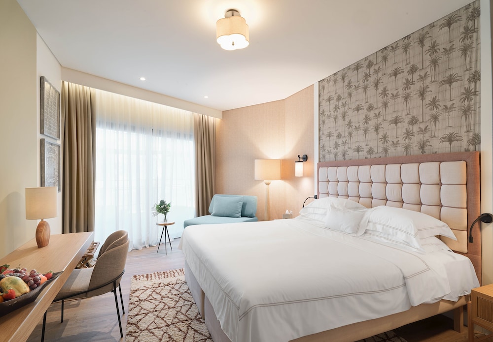 Deluxe Room Inland View - Photo 3