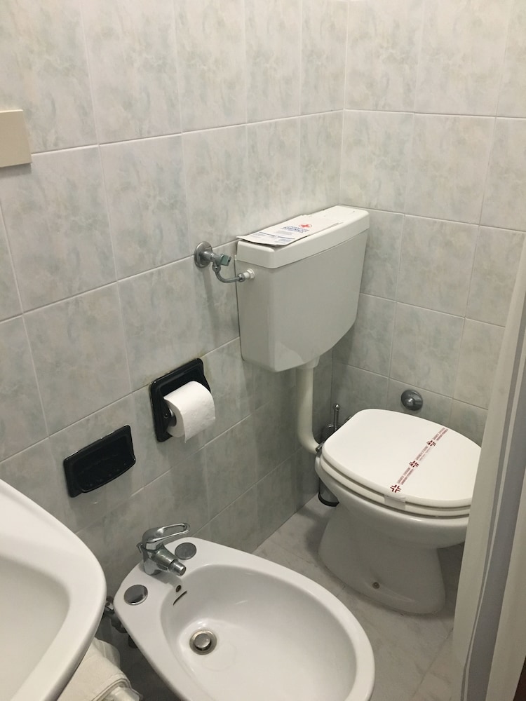 Standard Double Room Single Use, Partial Ocean View