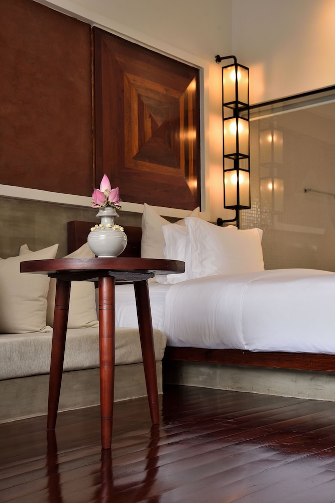 Deluxe King Room - Free Airport Transfers + Mini-Bar - Photo 6