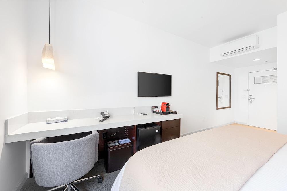Deluxe Room, 1 Queen Bed, Non Smoking