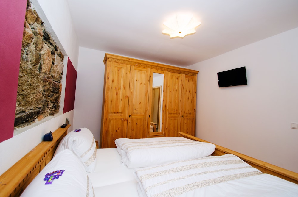 Executive Double Room, 1 Bedroom, Ensuite, Mountain View photo 2