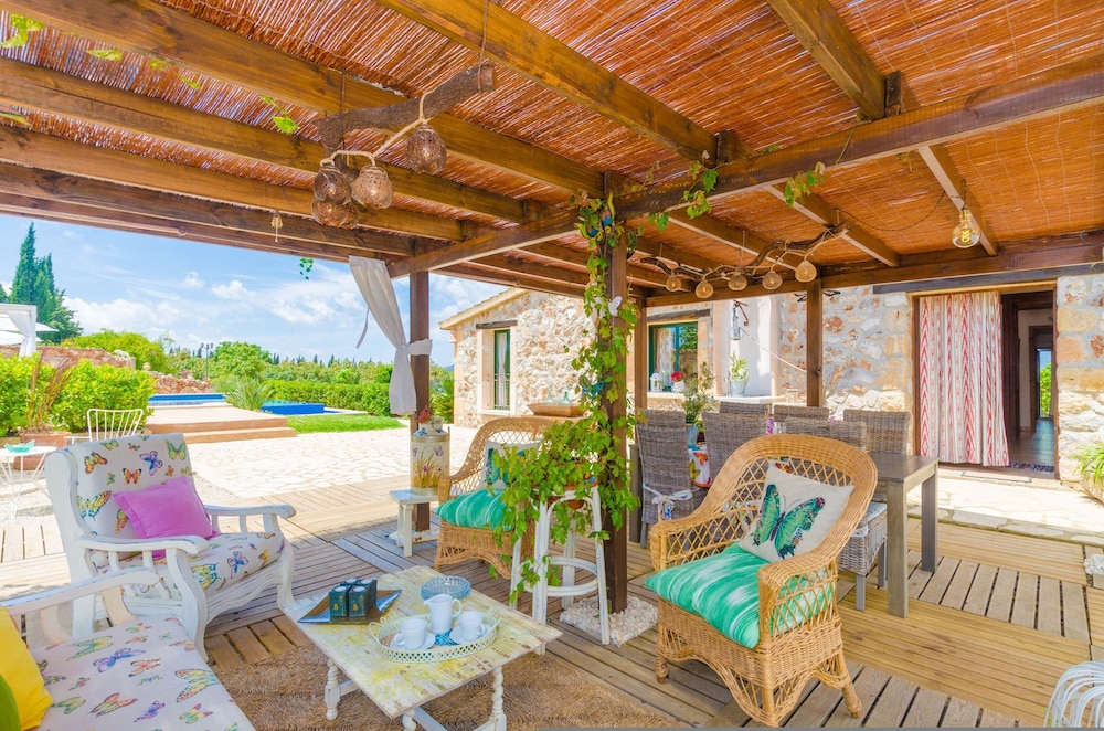 Villa photo 3