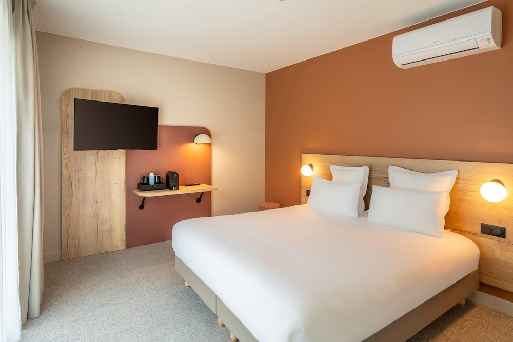 Comfort Room, 1 King Bed, Non Smoking (with Single Sofabed) - Photo 2