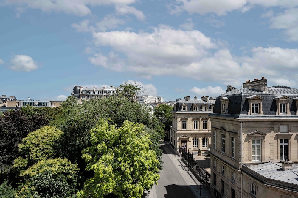 Signature Suite (Parisienne) photo 2