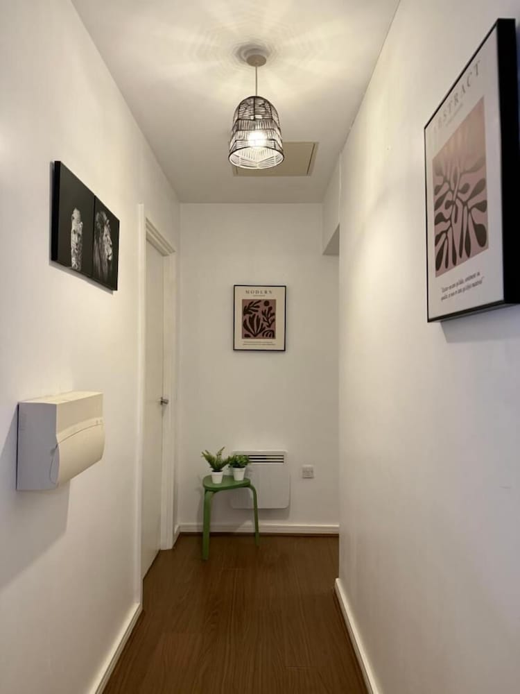 Spacious 3-br Apt in Central, Birmingham, Foto 12
