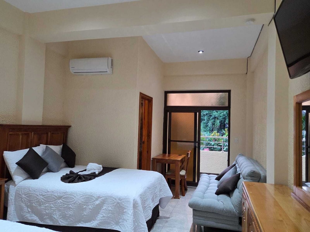 Standard Double or Twin Room, Courtyard View photo 1