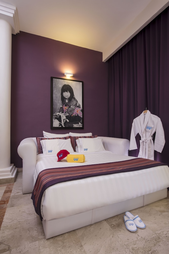 Family Selection Junior Suite Garden View (Up to 2Kids Free under 17 years) photo 1