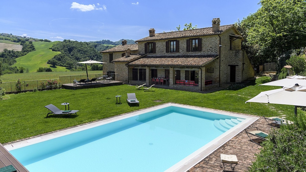 Villa, Smoking
