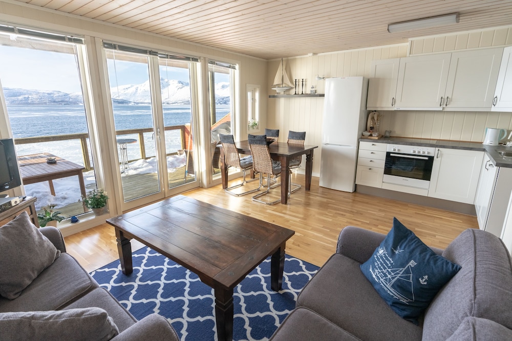 Standard Apartment, 2 Bedrooms, Sea View photo 1
