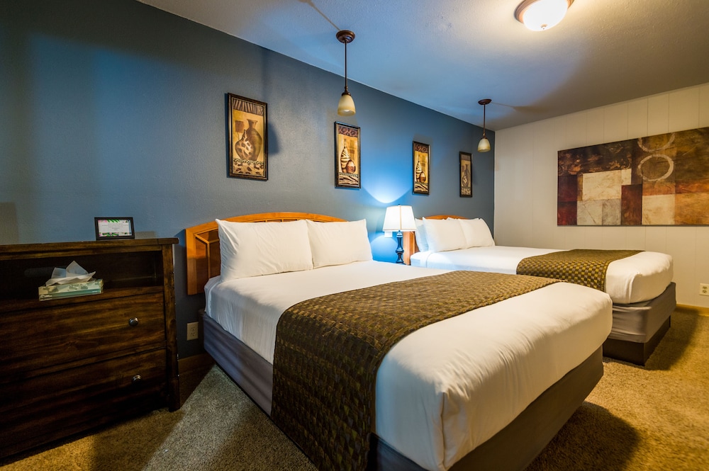 Room, 2 Queen Beds photo 3