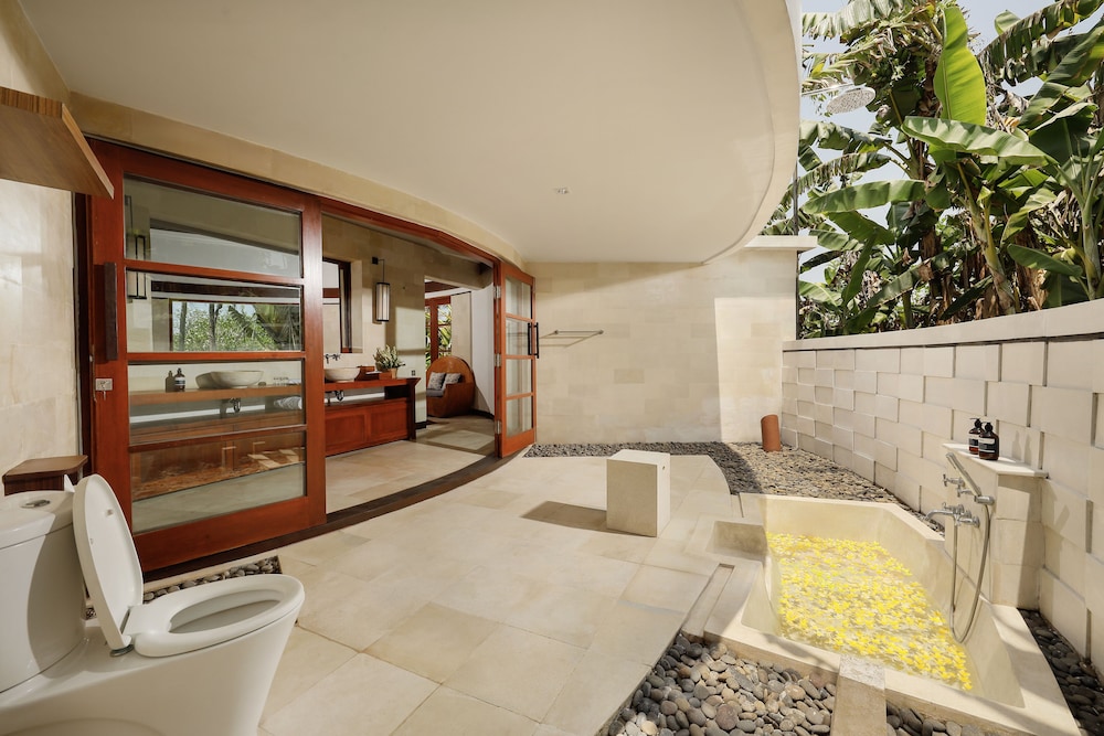 8 Bedroom Pool Villa photo 2