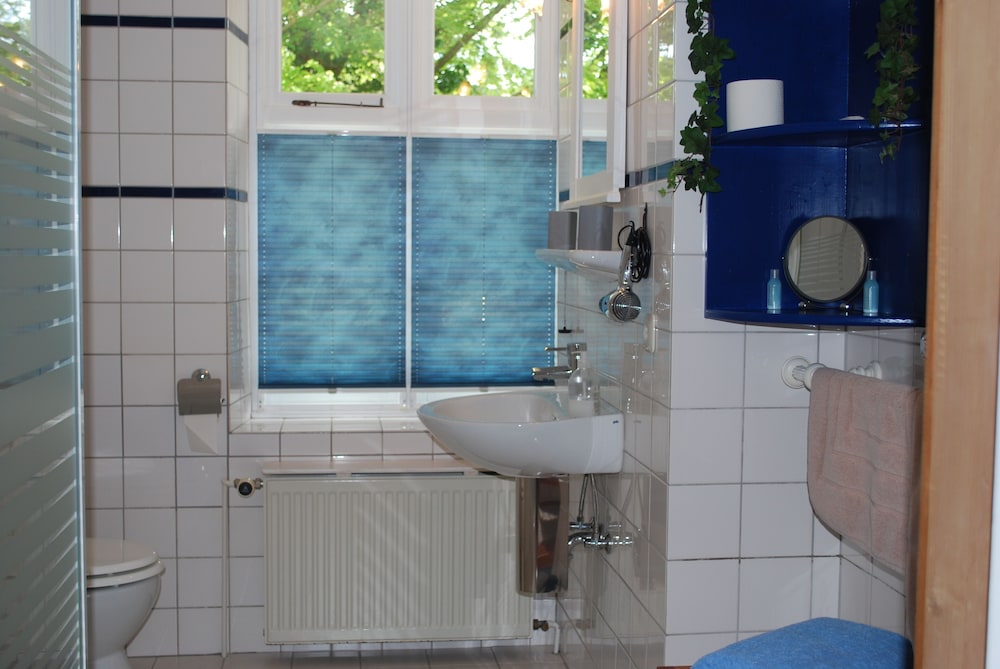 Double Room, 1 Queen Bed, Non Smoking, Private Bathroom