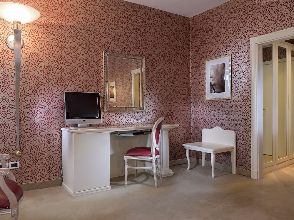 Superior Room, Canal View photo 3