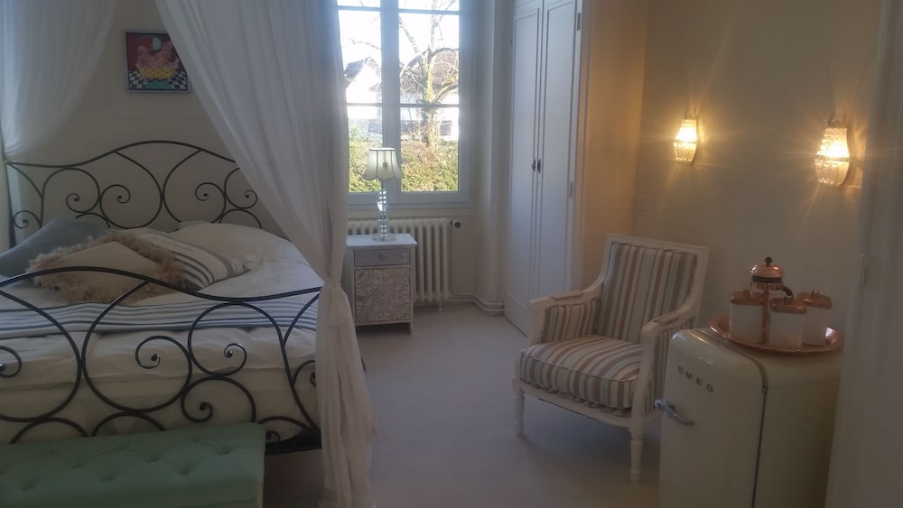 Deluxe Suite, 1 Double Bed, Garden View, Garden Area photo 1