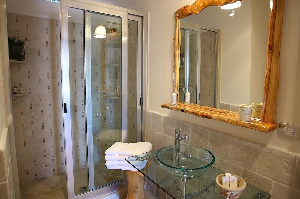 Suite - Photo 8