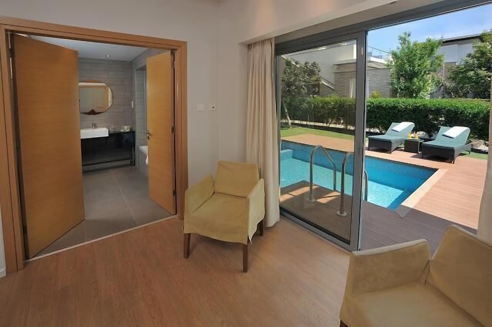 Villa, 1 Bedroom, Jetted Tub, Poolside - Photo 14