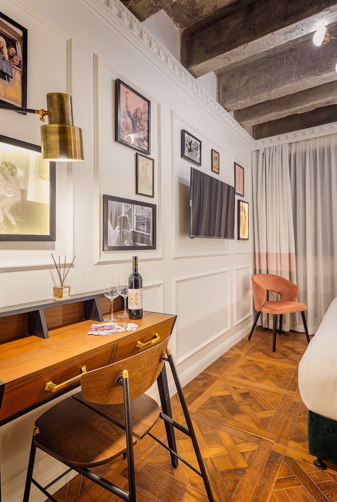 Classic Double or Twin Room, City View photo 3