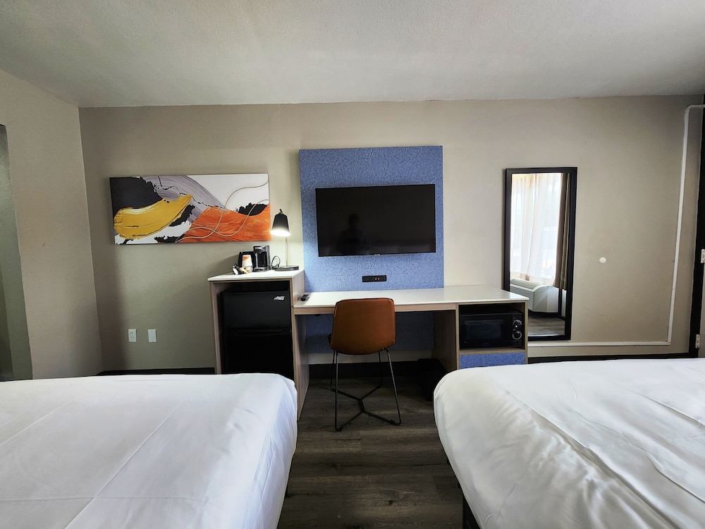 Deluxe Double Room, 2 Double Beds, Non Smoking, Refrigerator & Microwave photo 2