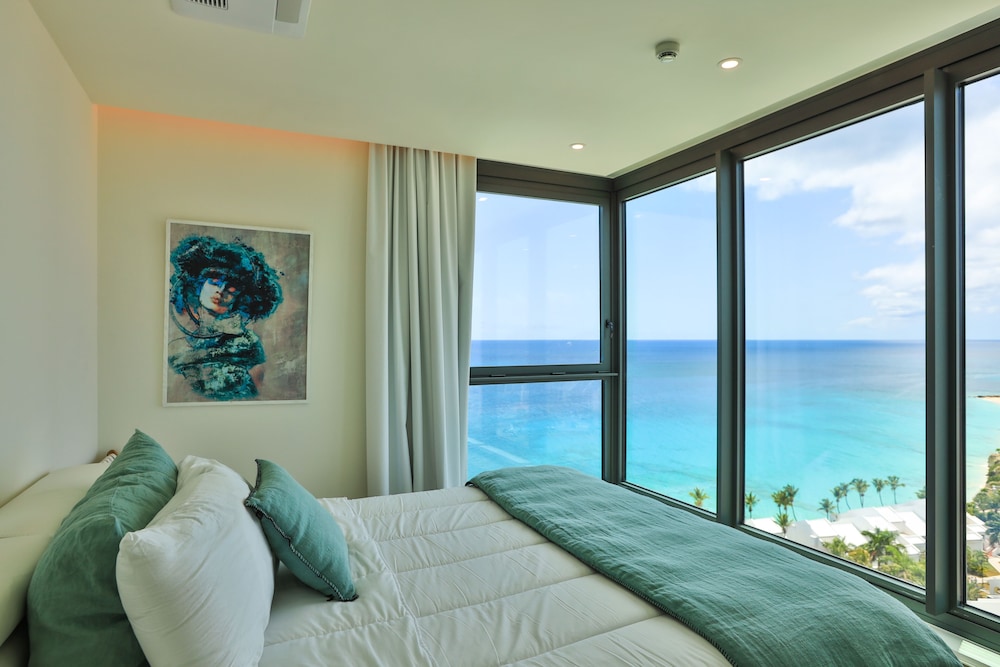 Deluxe Condo, 2 Bedrooms, Balcony, Beach View