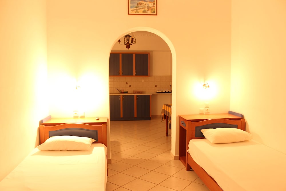 Comfort Triple Room, Terrace (R118)