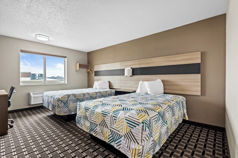 Standard Suite, Multiple Beds, Non Smoking photo 1
