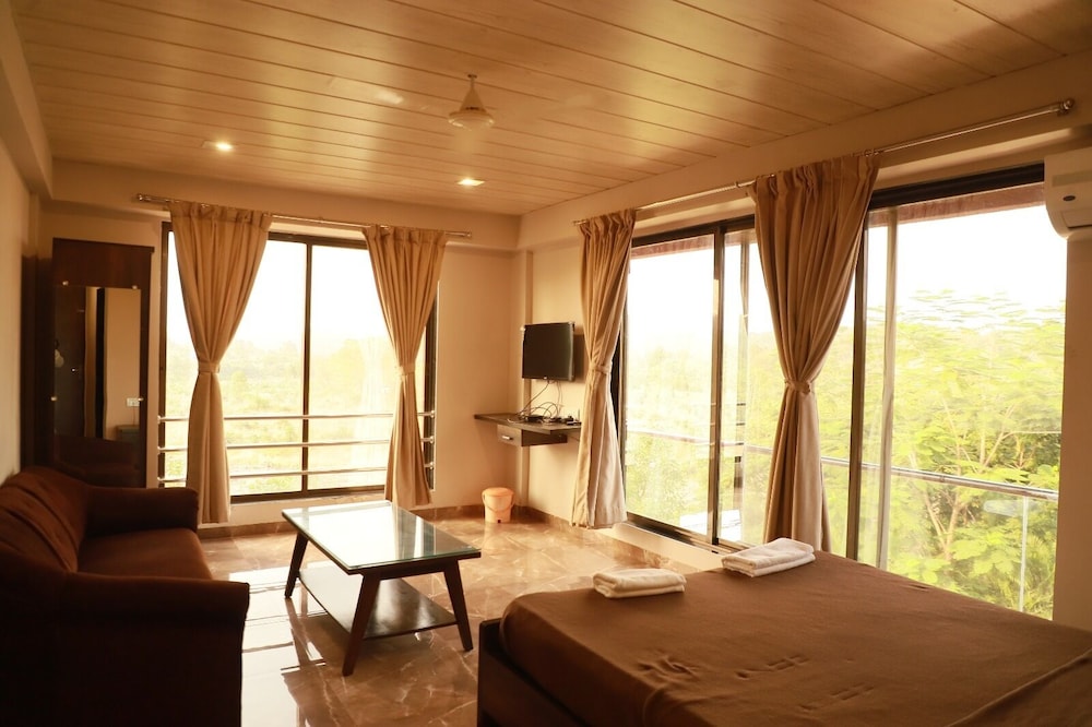 Deluxe Double Room photo 3
