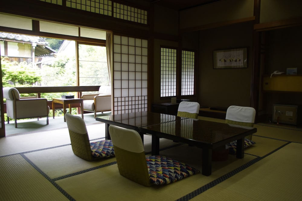 Japanese-Style Standard Room with Private Toilet photo 2