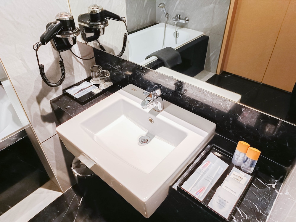 Business King Room photo 2