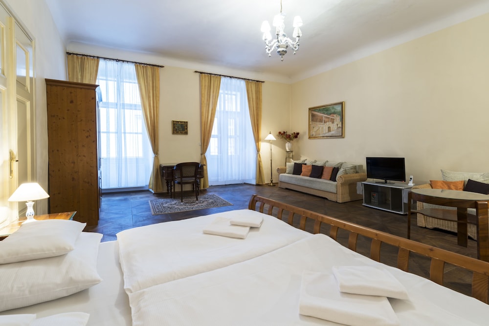 Luxury Suite, 1 Bedroom, Kitchen, City View