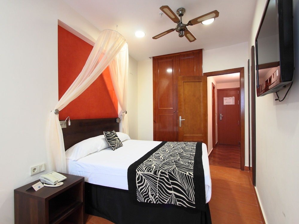 Double Room - Photo 1