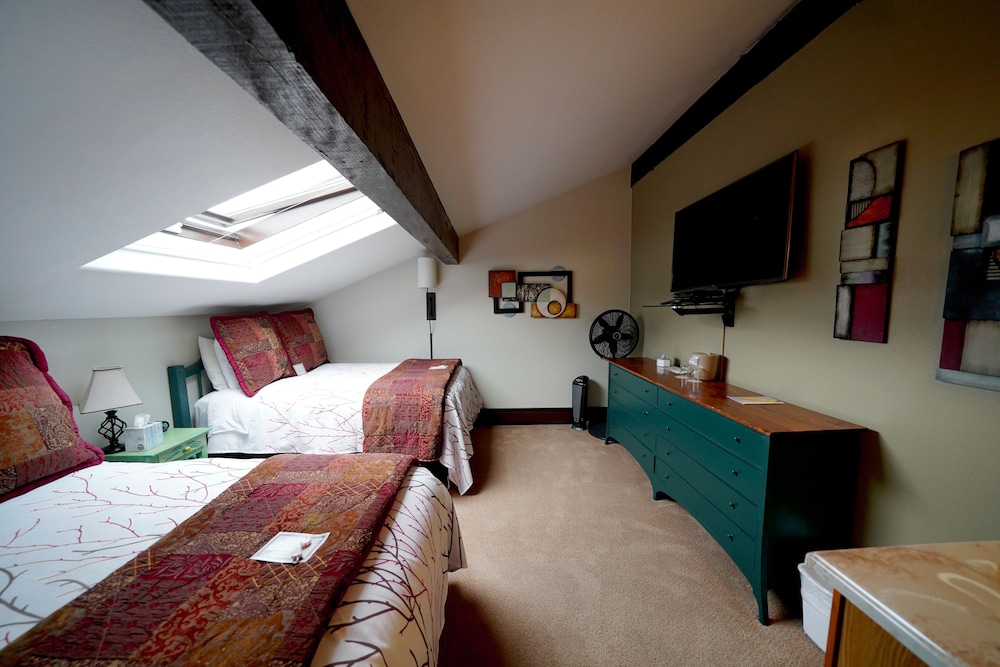 Premium Suite, 2 Bedrooms, Refrigerator, Garden Area photo 2