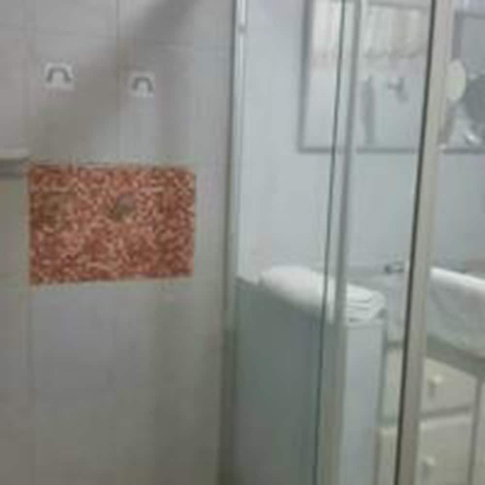 Basic Triple Room (1 Double And 1 Single Bed) photo 2