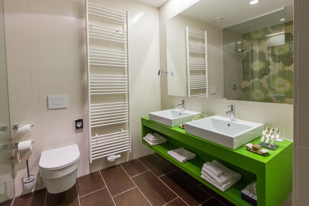 Suite, Jetted Tub - Photo 6