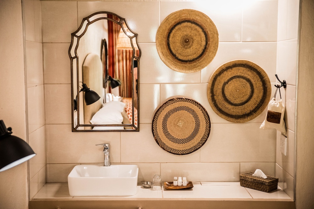 Family Room, Ensuite photo 2